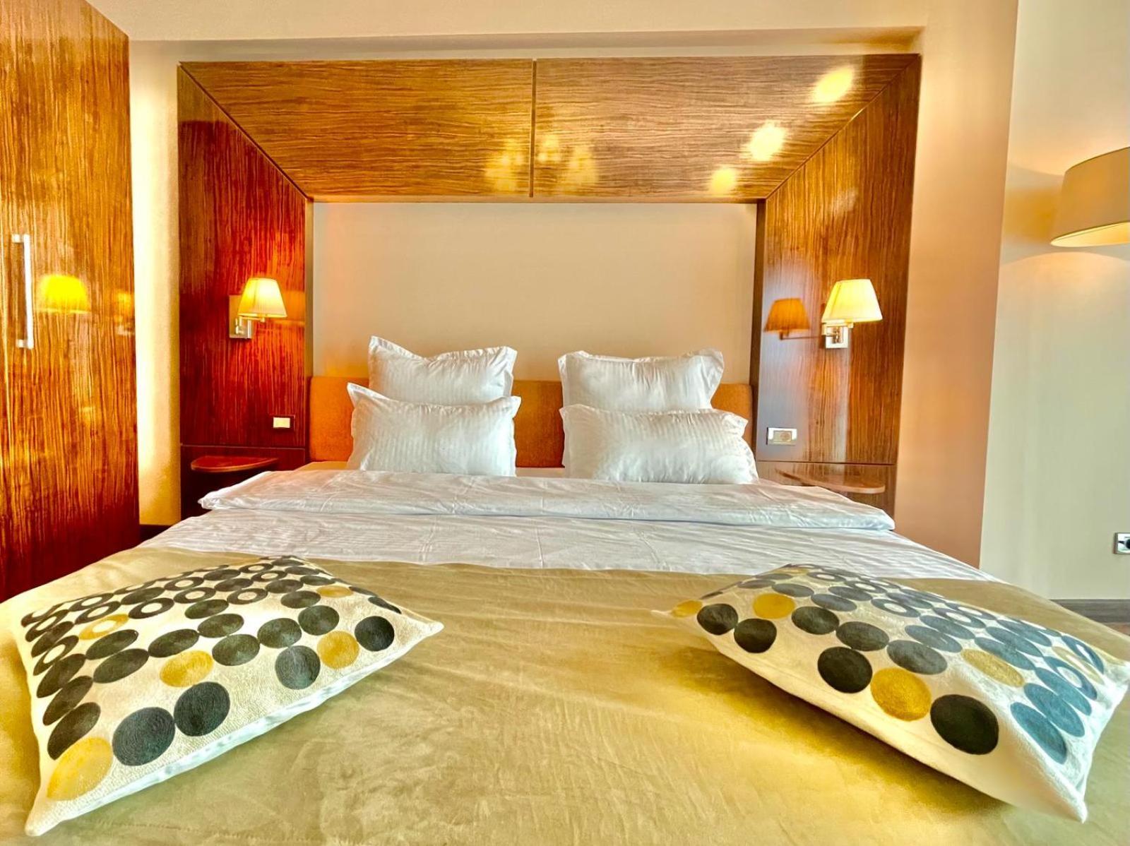 Presidential Luxury Apartments With Amazing View - Yamaluxe 부쿠레슈티 외부 사진