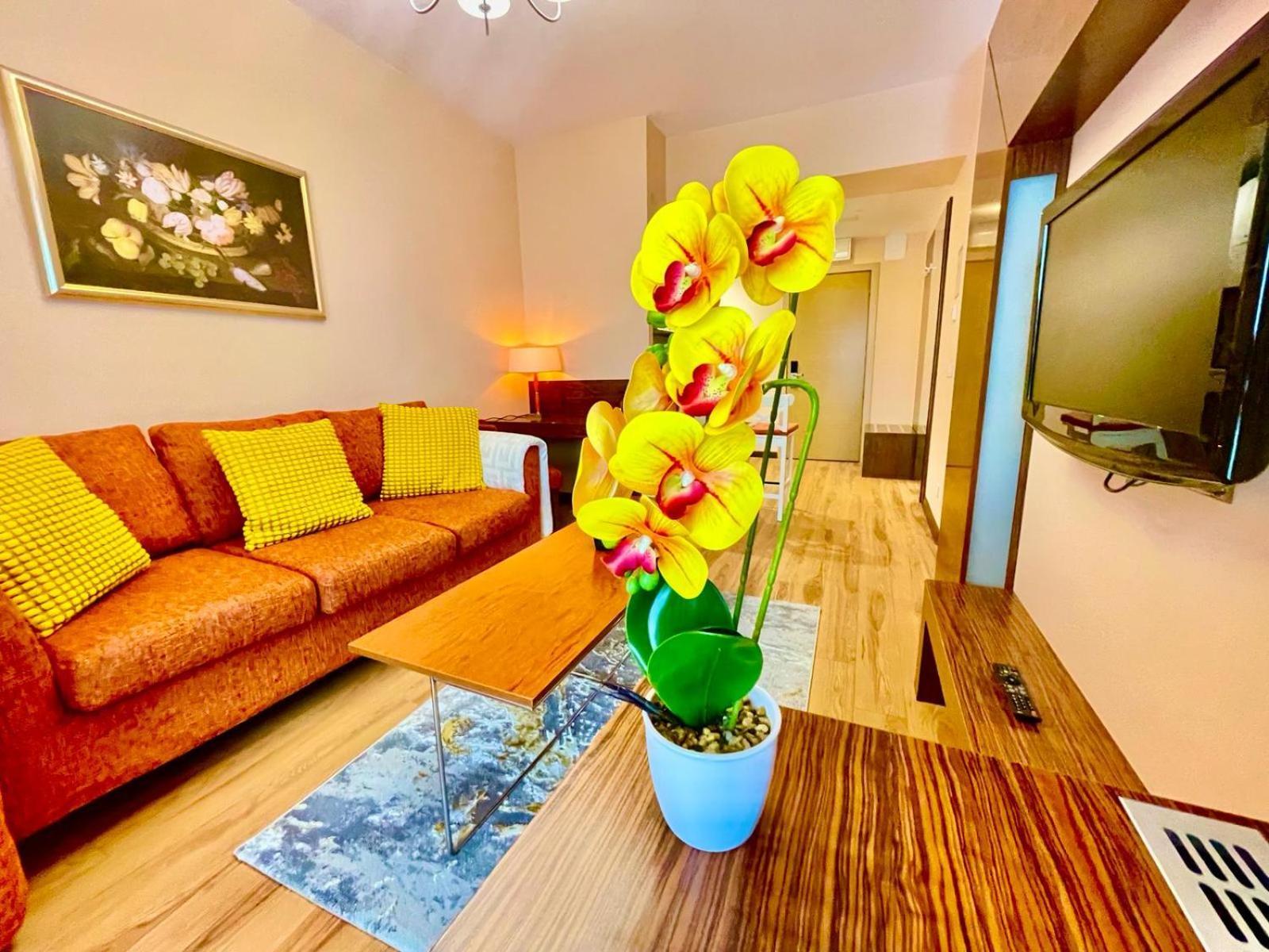 Presidential Luxury Apartments With Amazing View - Yamaluxe 부쿠레슈티 외부 사진